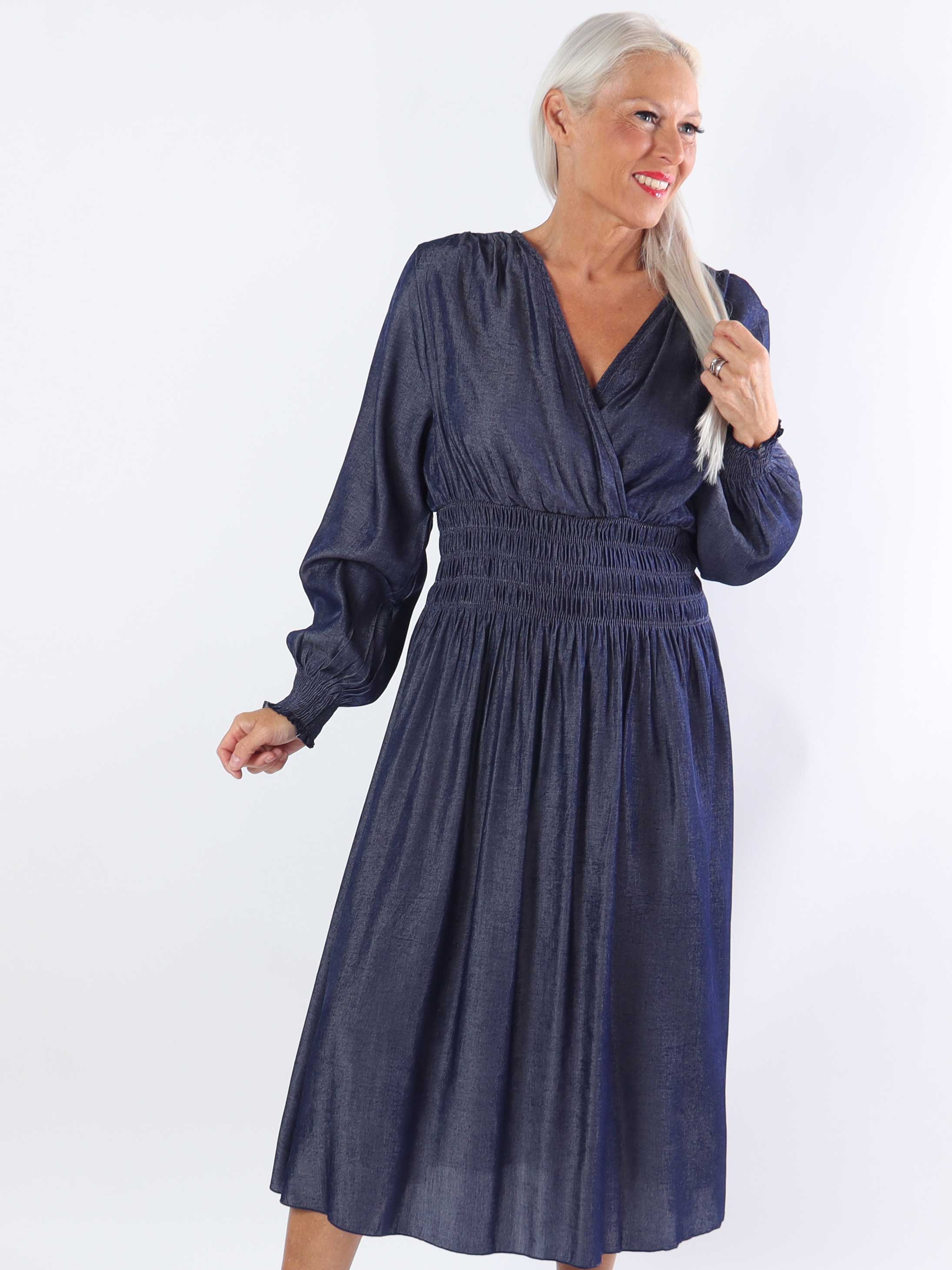 Pams Denim Midi L/S - Plus size klänning med smock i midjan
